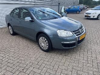 Schadeauto Volkswagen Jetta 1.6 Sedan 4Dr Benzine 1.595cc 75kW (102pk) FWD 2006/5