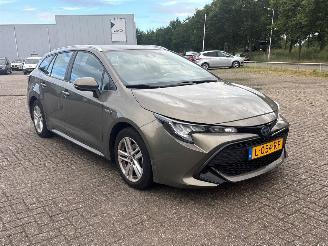 damaged passenger cars Toyota Corolla 1.8 16V Hybrid Combi/o  Elektrisch Benzine 1.798cc 90kW (122pk) FWD 2019-02 (ZWE211(W)) 2ZRFXE 2021/7