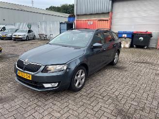 Unfallwagen Skoda Octavia 1.2 TSI 16V Combi/o 4Dr Benzine 1.197cc 77kW (105pk) FWD 2012-11/2020-07  CJZA 2014/4