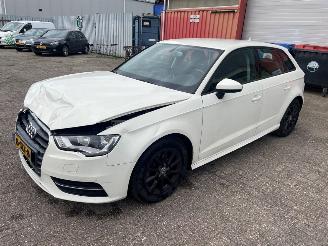 Damaged car Audi A3 1.6 TDI Ultra 16V Hatchback 4Dr Diesel 1.598cc 81kW (110pk) FWD 2013-09/2015-04 (8VA; 8VF) CRKB 2013/11