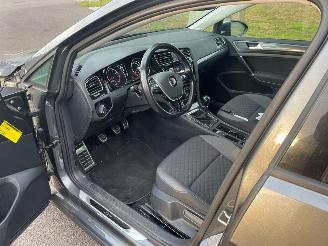Volkswagen Golf  picture 10
