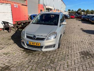 Auto incidentate Opel Zafira 1.9 CDTI MPV  Diesel 1.910cc 88kW (120pk) RWD 2005-07/2015-04 (M75) Z19DT; EURO4 2005/7