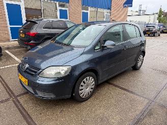Schadeauto Volkswagen Golf plus 1.6 FSI Optive 2007/11