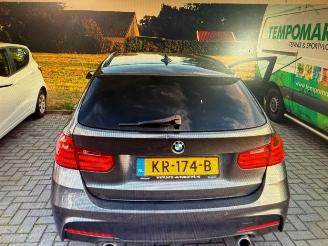 skadebil auto BMW 3-serie 328i Automaat 2013/1