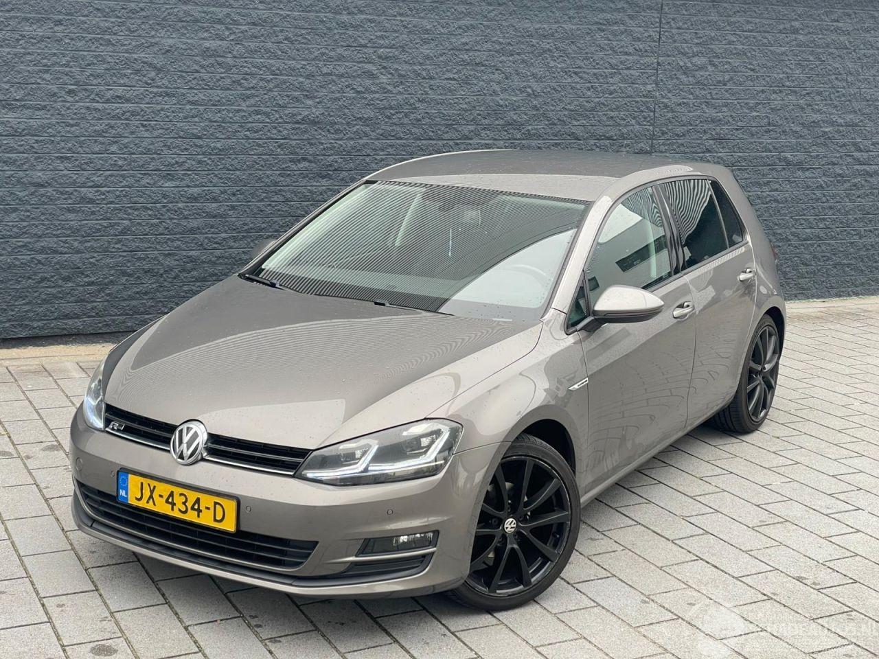 Volkswagen Golf 1.0 TSI Connected Series