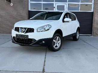skadebil auto Nissan Qashqai 1.6 Visia / Cruise Control / Trekhaak / PDC / Elek Ramen / Bluetooth / Climate Control / Inkalp.Spiegels / 2011/3