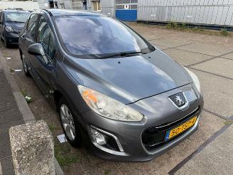 Peugeot 308 1.6 VTi Premiere picture 4