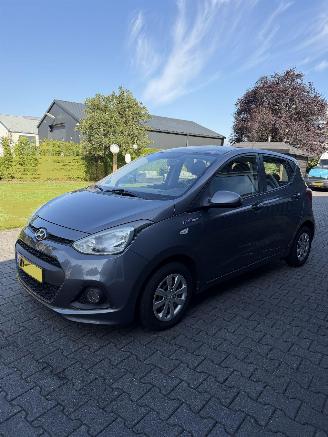 Vaurioauto  passenger cars Hyundai I-10 I-motion Comfort 2016/2