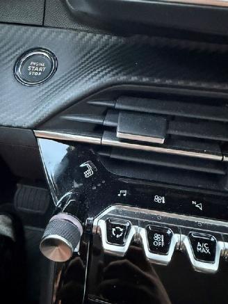 Peugeot e-208 EV GT 350 3000KM !! picture 16
