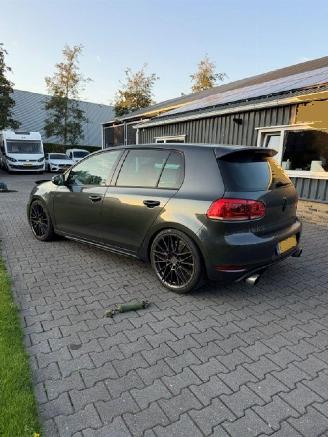 uszkodzony samochody osobowe Volkswagen Golf 2.0 GTI 211 PK 2010/2