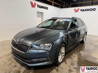 Schadeauto Skoda Superb  2020/9