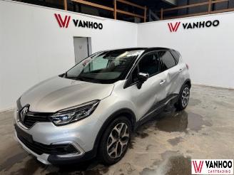 damaged passenger cars Renault Captur  2019/8