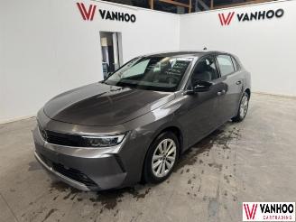 damaged passenger cars Opel Astra  2023/2