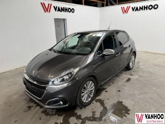 Schadeauto Peugeot 208  2019/6