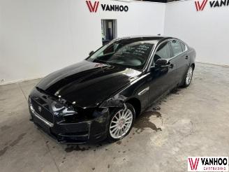 uszkodzony samochody osobowe Jaguar XE  2017/4