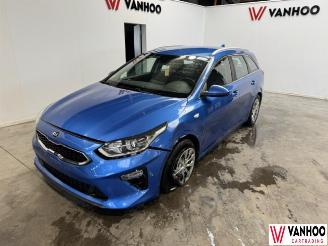 uszkodzony samochody osobowe Kia Cee d  2019/12