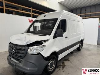 Mercedes Sprinter  picture 1