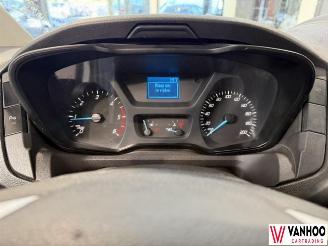 Ford Transit  picture 13