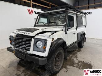 uszkodzony samochody osobowe Land Rover Defender  2015/9