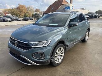 Schadeauto Volkswagen T-Roc LIFE 2024/5