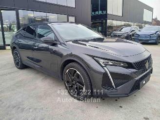 damaged passenger cars Peugeot 408 GT 2023/3