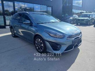 krockskadad bil auto Kia Cee d  2024/4