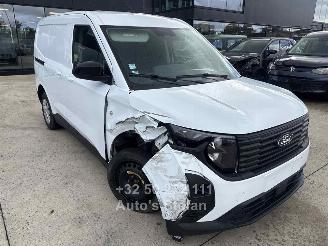 uszkodzony samochody osobowe Ford Transit COURIER TREND 2024/8