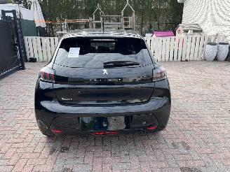 Damaged car Peugeot 208 1,2 TURBO ALLURE - AUTOMATIC 2023/7
