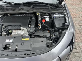 Peugeot 308 308 PureTech 130 EAT8 picture 10