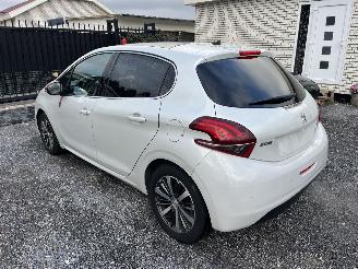 Peugeot 208 ROLAND - GARROS AUTOMATIC picture 2