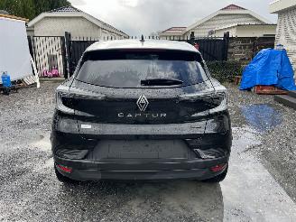 Unfallwagen Renault Captur E-TECH AUTOMATIC - FACE-LIFT 2024/6