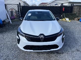 Schadeauto Renault Clio BENZINE - CAR DRIVE 2024/10