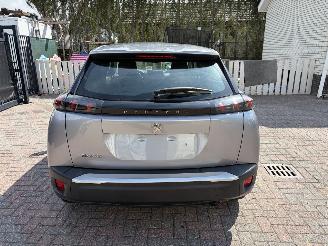 uszkodzony samochody osobowe Peugeot 2008 BENZINE  -- KLIMATRONIK -- NAVI 2022/11