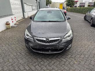 Voiture accidenté Opel Astra 1.6 Turbo Cosmo Automaat 2012/6