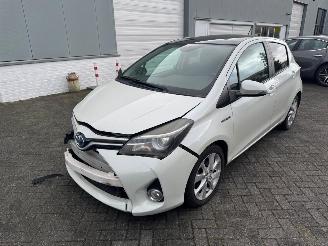 Auto incidentate Toyota Yaris 1.5 hybrid dynamic 2015/8