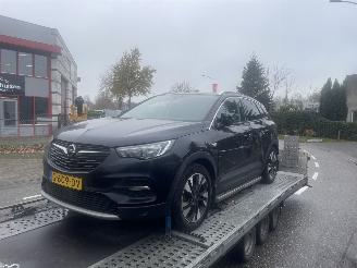 krockskadad bil auto Opel Grandland 1.2 AUTOMAAT Turbo Business Executive search 2019/9