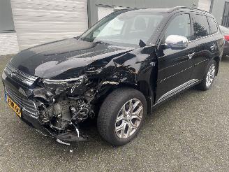 Coche accidentado Mitsubishi Outlander 2.0 PHEV instyle+ 2014/5