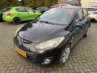 krockskadad bil auto Mazda 2 1.3 TS 2011/2