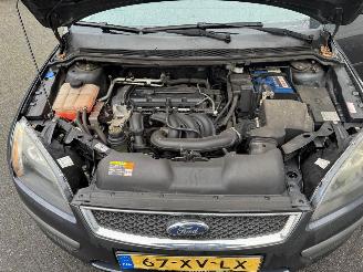 Ford Focus 1.6-16V Futura picture 10