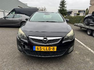 Schadeauto Opel Astra 1.4 Turbo Sport 2010/5