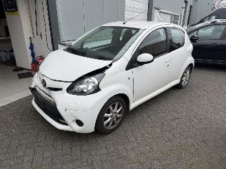 Unfallwagen Toyota Aygo 1.0 VVT-i Aspiration 2012/12