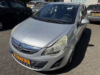 skadebil auto Opel Corsa 1.4-16V Cosmo 2012/4