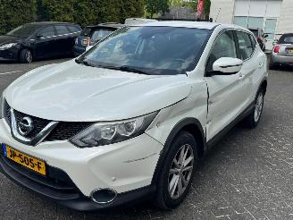 Schadeauto Nissan Qashqai 1.2 Acenta 2015/1
