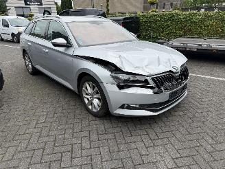 Avarii autoturisme Skoda Superb 2.0 TDI Style Business AUTOMAAT 2018/10