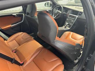 Volvo V-60 2.4 D6 Twin Engine R-Design picture 14