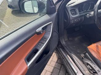 Volvo V-60 2.4 D6 Twin Engine R-Design picture 9