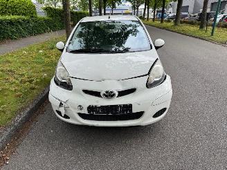 Toyota Aygo 1.0-12V Xcite White search picture 2