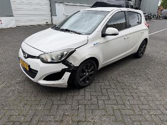 Avarii autoturisme Hyundai I-20 1.2i i-Deal 2014/2