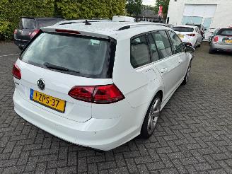 Schadeauto Volkswagen Golf 1.4 TSI Highline 2015/2