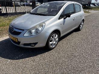  Opel Corsa 1.2 16V 111 Edition Automaat 2010/6